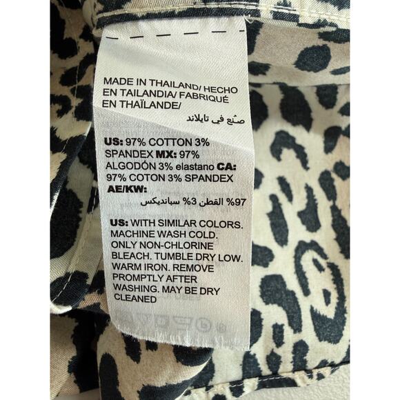 Chicos No Iron Leopard Print Tunic Shirt Womens Size 2 US 12 14 Large Pockets - Picture 10 of 11